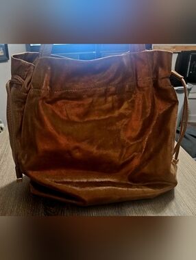 Authentic Michael Kors Drawstring Shoulder Bag Gold/Shimmer